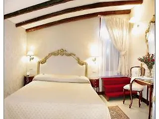 Ca' Bonvicini Bed & Breakfast 4*